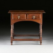 A WILLIAM & MARY OAK SIDE TABL