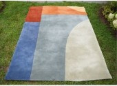 A wool rug in shades of blue,