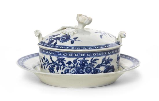 * A Worcester Porcelain Lidded Bowl