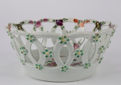 A Worcester small circular basket