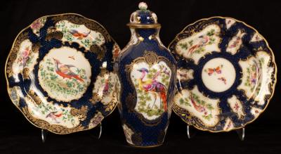 A Worcester style vase and cover,