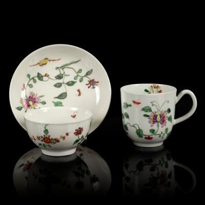 A Worcester tea bowl, coffee cup