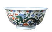 A WUCAI 'EIGHT TREASURES, DRAG