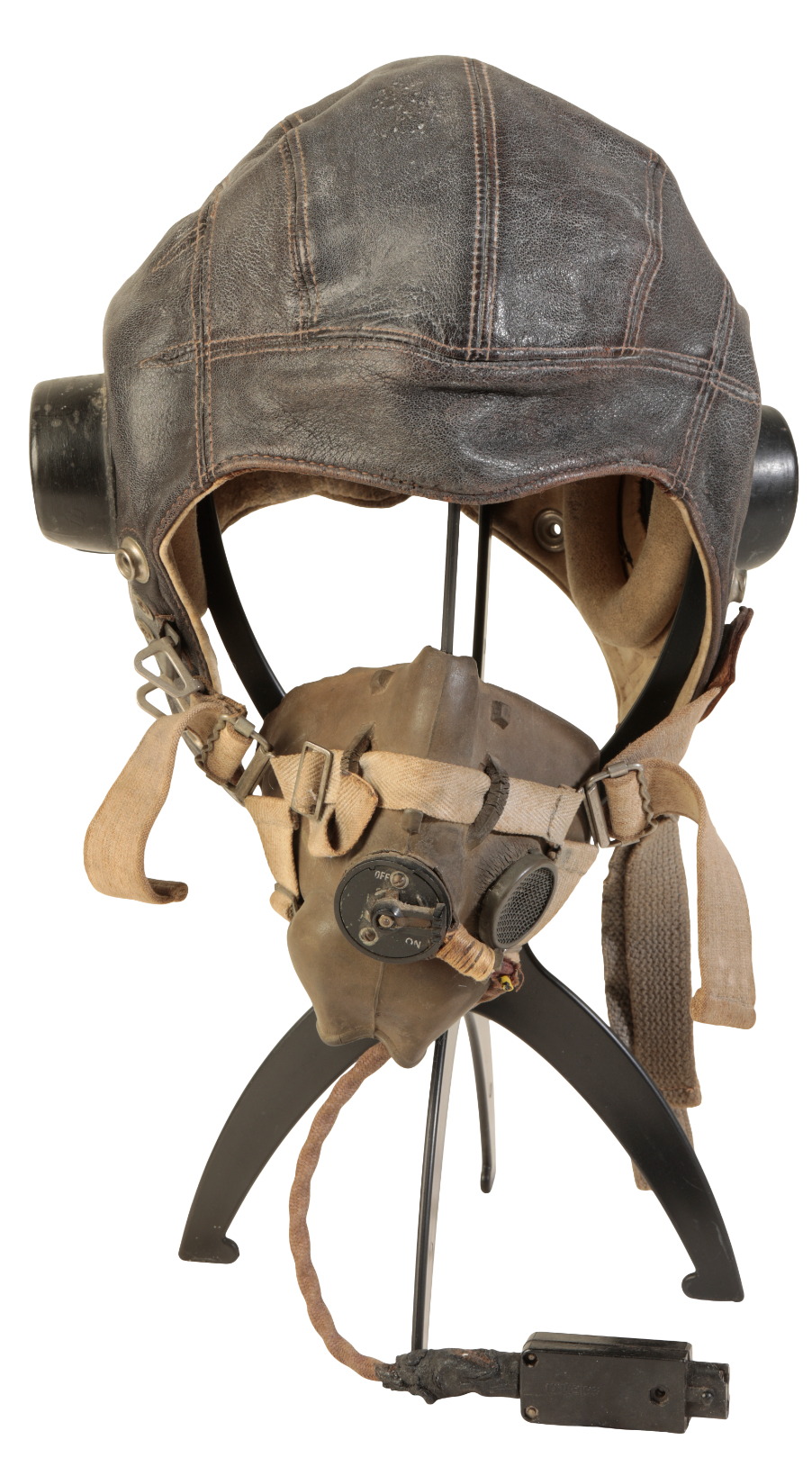 A WWII BROWN LEATHER FLYING