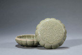 A YAOZHOU-TYPE'FLORAL' COVERED