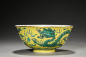 A YELLOW-GROUND GREEN-ENAMELLE
