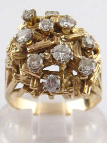 A yellow metal (tests 14 carat