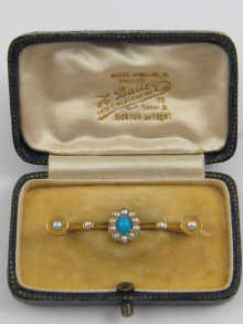 A yellow metal (tests 15 ct gold)