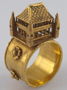 A yellow metal (tests 18 carat