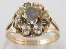 A yellow metal (tests 9 carat gold)