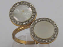 A yellow metal (tests 9 carat gold)