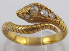 A yellow metal (tests 9 carat gold)