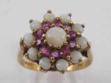A yellow metal (tests 9 carat gold)