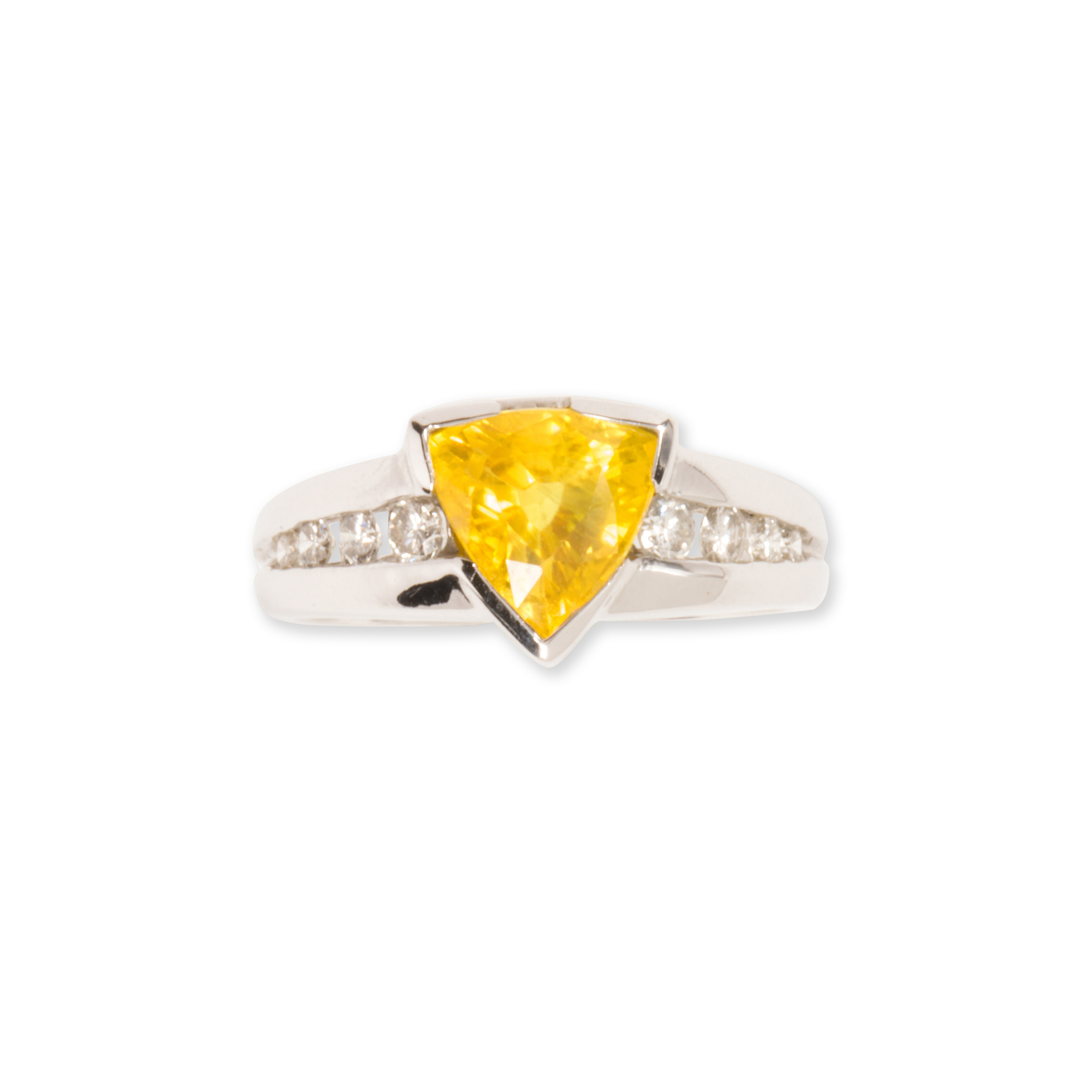 A YELLOW SAPPHIRE, DIAMOND AND