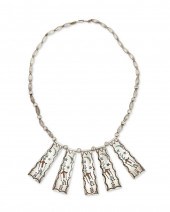 A ZUNI PUEBLO NECKLACEA Zuni P