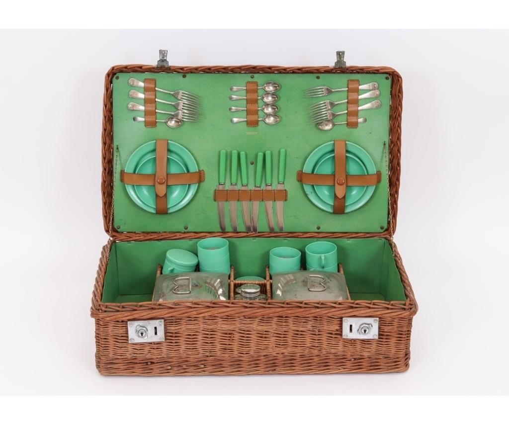 Abercrombie & Fitch wicker cased