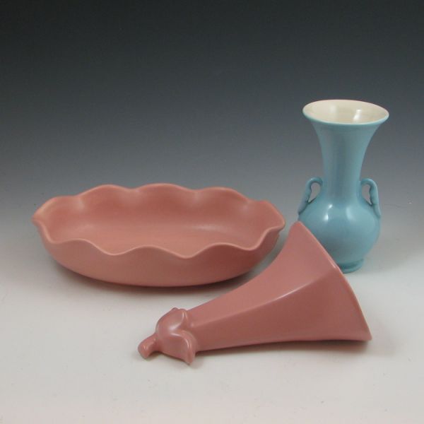 Abingdon vase bowl and wall pocket.