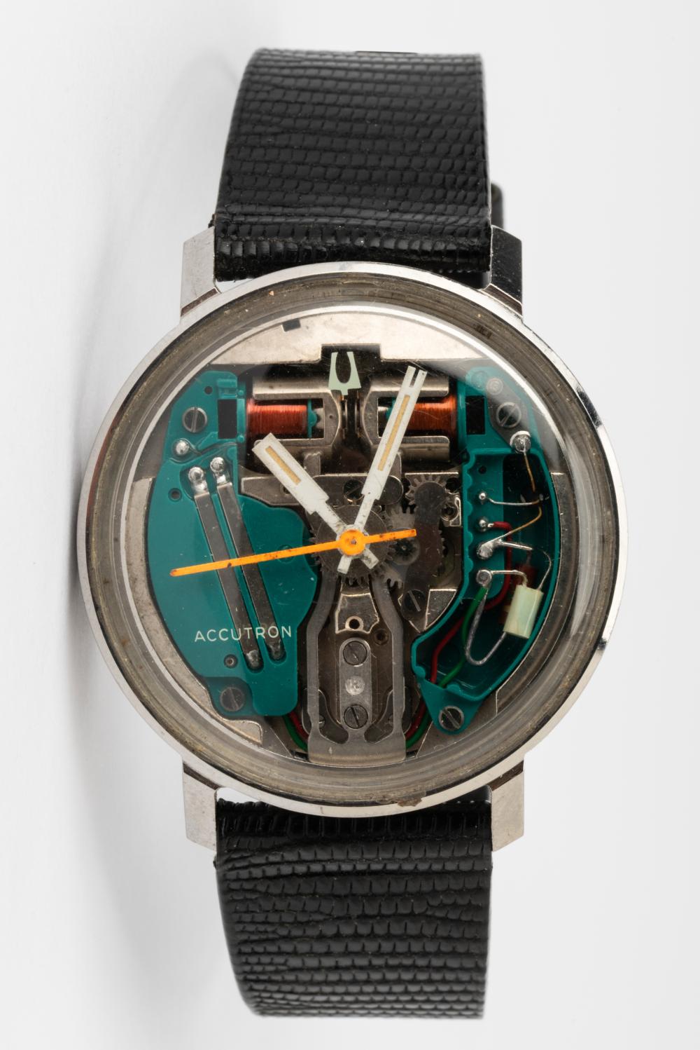 ACCUTRON WATCHWith 33.50 mm.