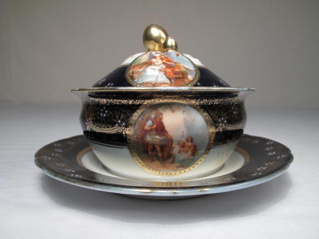 Ackermann & Fritze covered dish.