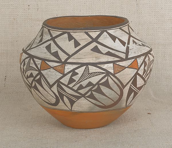 Acoma pottery olla 7" h. ?