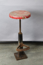 ADJUSTABLE HEIGHT CAST IRON DI