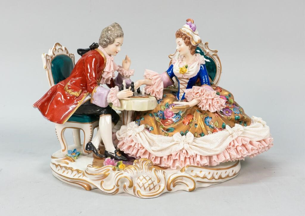 AELTESTE VOLKSTEDTER LACE PORCELAIN