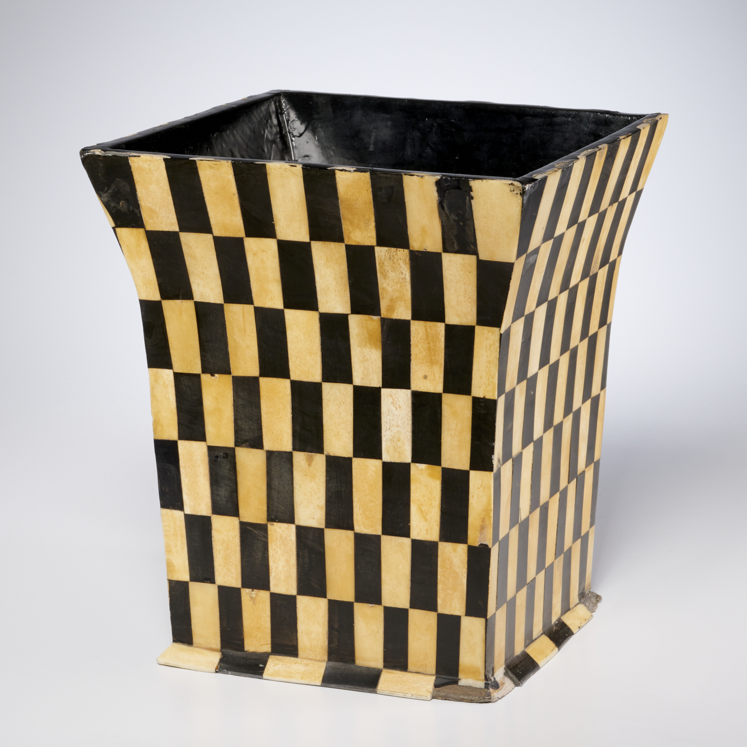 AERO STUDIOS TESSELLATED BONE WASTE