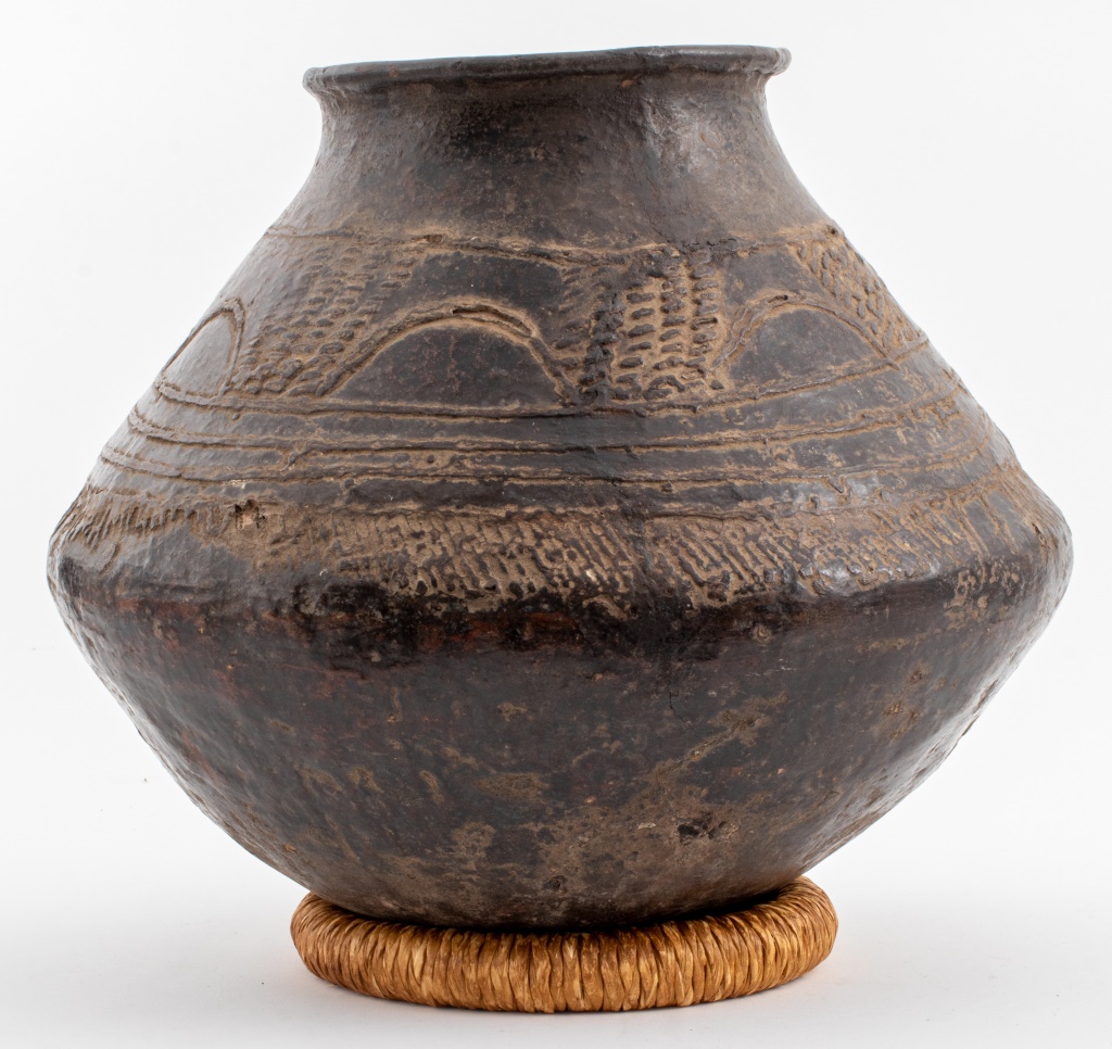 AFRICAN BAMANA POTTERY STORAGE