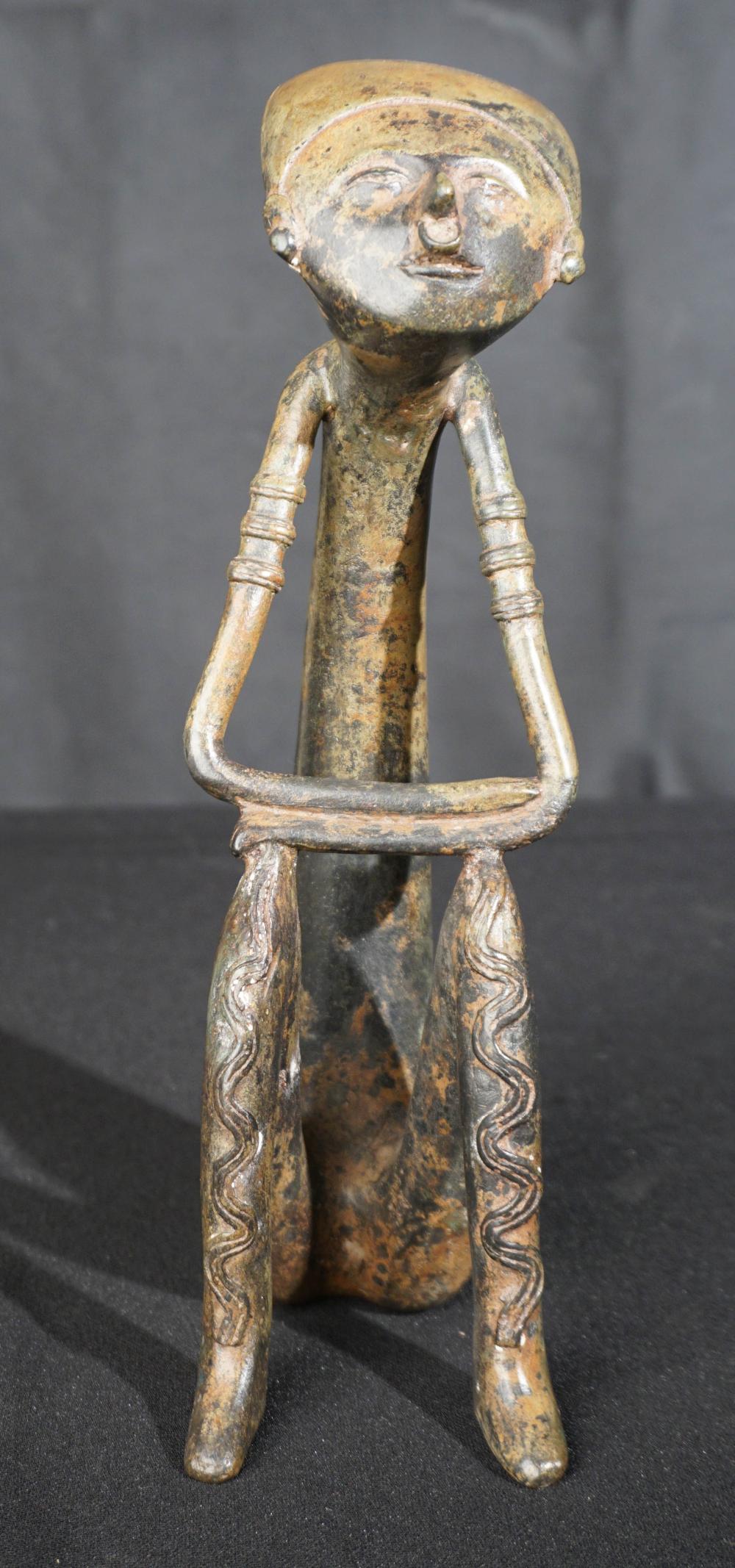 AFRICAN BRONZE SCULPTURE OF A