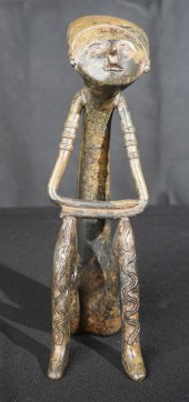 AFRICAN BRONZE SCULPTURE OF A
