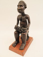 AFRICAN BRONZE SCULPTURE OF SE
