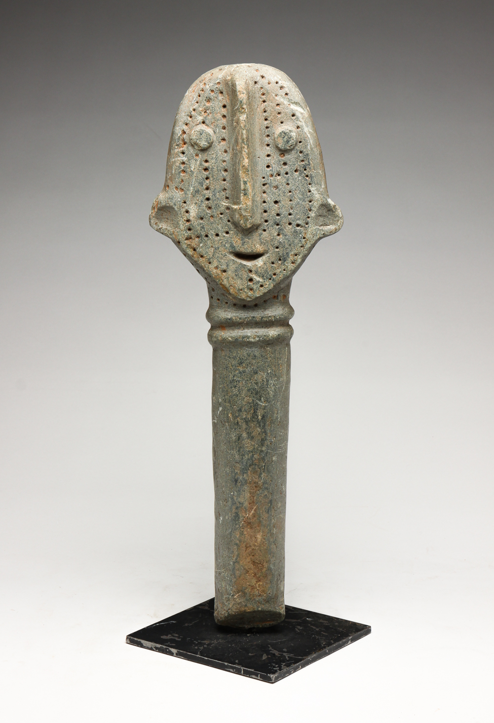 AFRICAN BURA CARVED STONE HEAD.