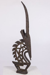 AFRICAN CARVED WOOD ANTELOPE<b