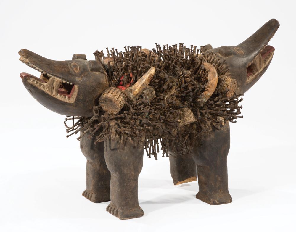 AFRICAN CARVED WOOD NAIL POWER