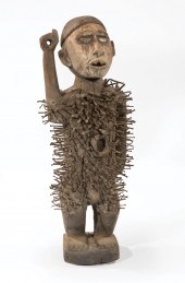 AFRICAN CARVED WOOD NAIL POWER