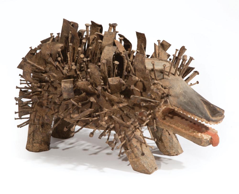 AFRICAN CARVED WOOD NAIL POWER