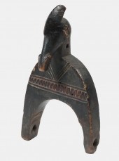 AFRICAN CARVED WOOD TOOL Baule