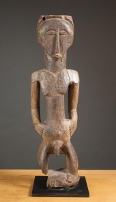 AFRICAN CARVED WOOD TRIBAL FIG