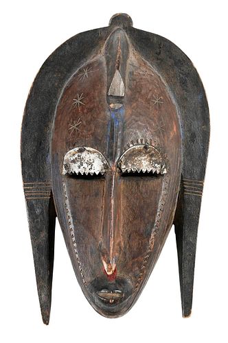 AFRICAN CARVED WOODEN MASKhorned