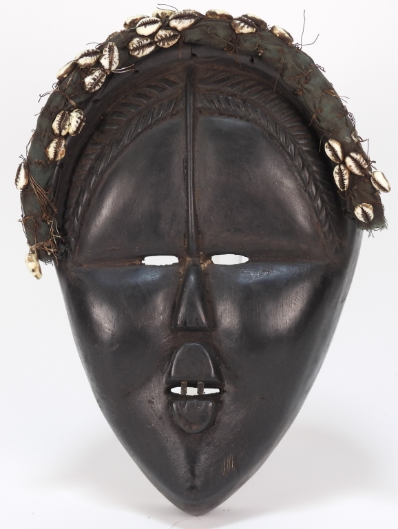 AFRICAN DAN TRIBE CARVED WOOD