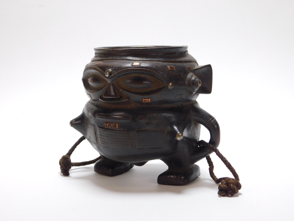 AFRICAN KUBA TRIBE FIGURAL CARVED