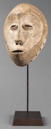 AFRICAN LEGA PAINTED CARVED WO