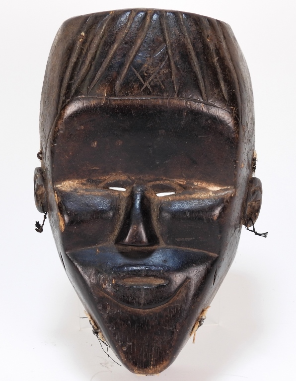 AFRICAN MANO TRIBE CARVED WOOD