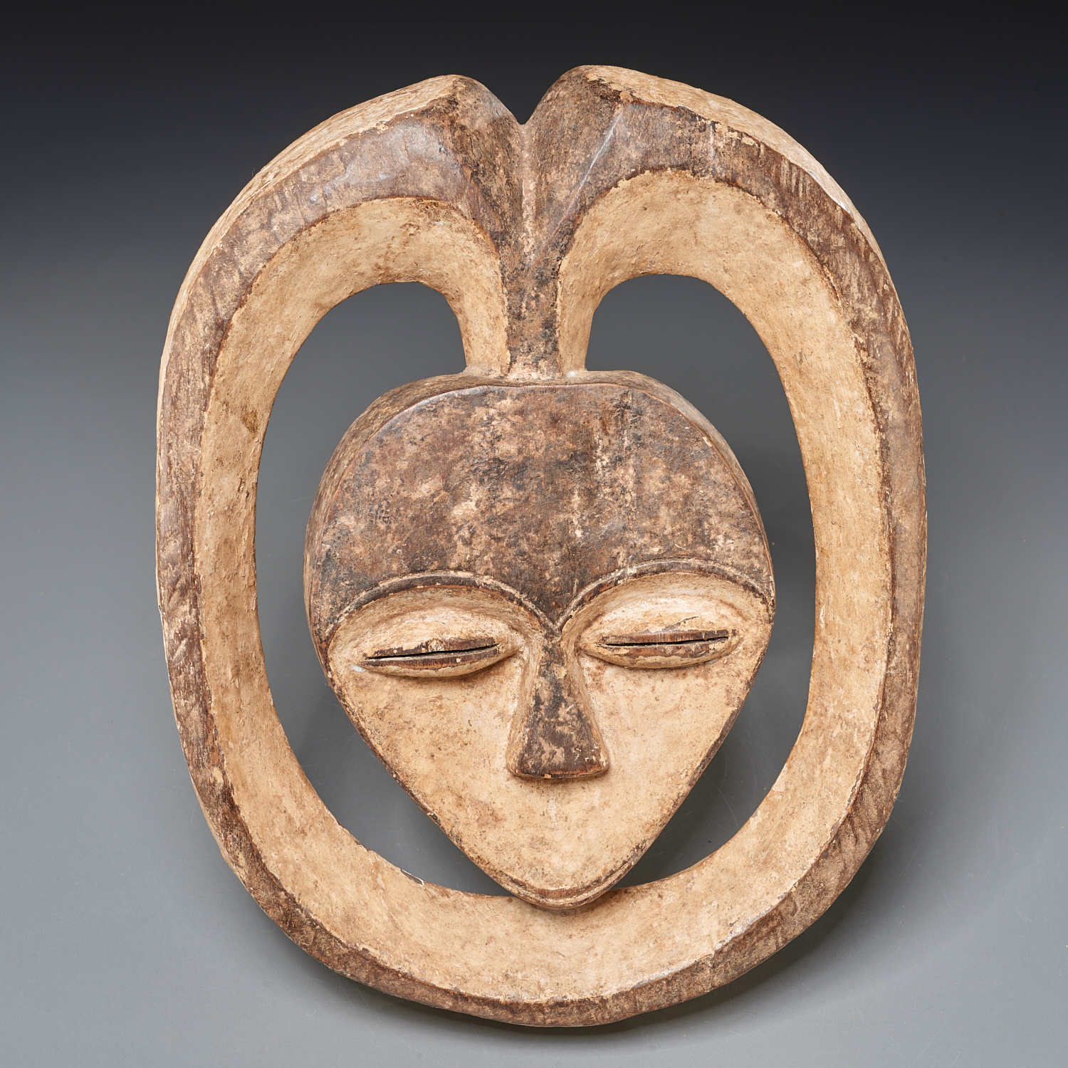 AFRICAN PAINTED CARVED KWELE