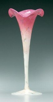 Agata lily vase, New England G