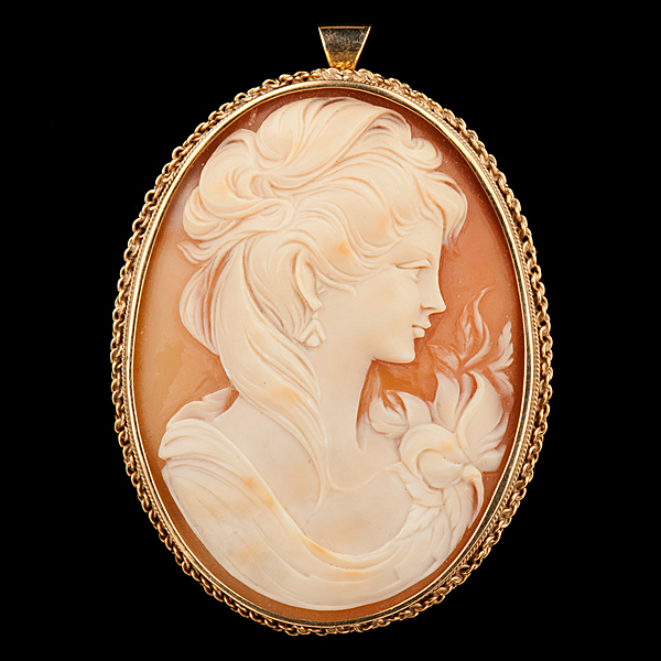 Agate Cameo Brooch A carved