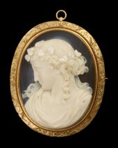 Agate cameo brooch    Large ca