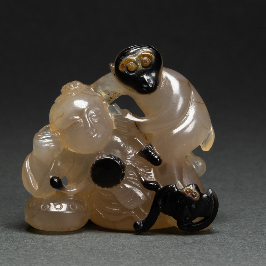 AGATE FIGURAL GROUP TOGGLE Agate