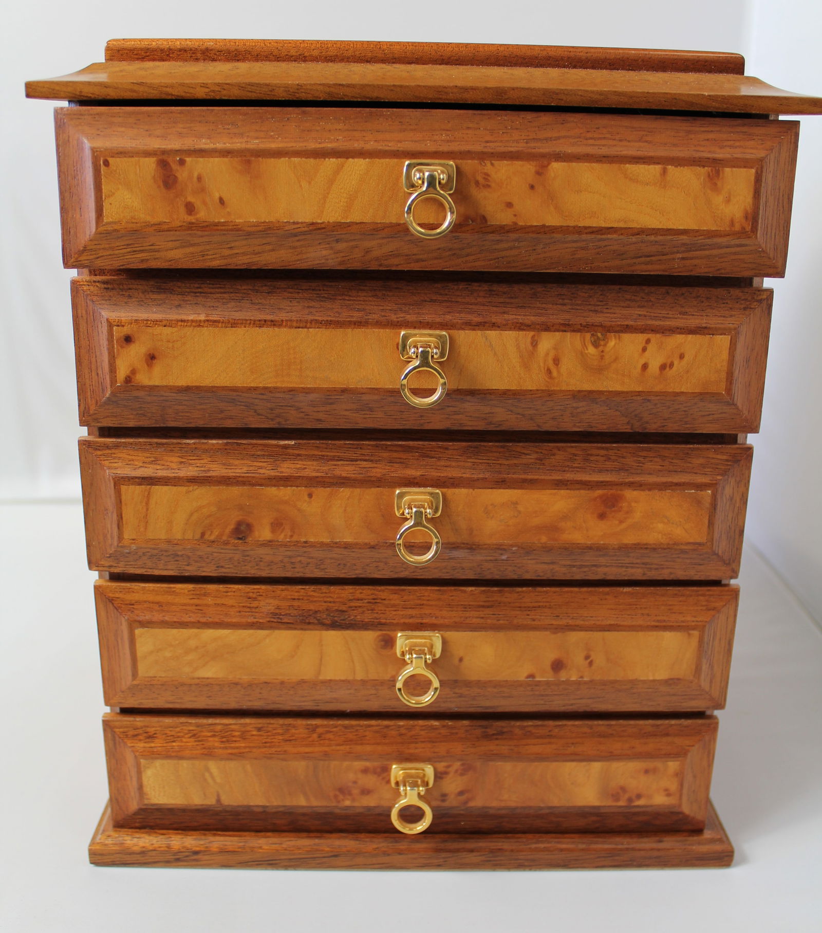AGRESTI BRIARWOOD 5 DRAWER