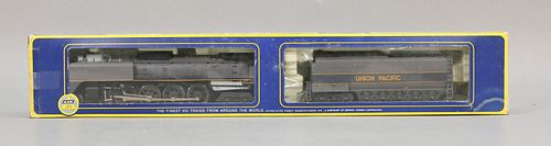 AHM 4-8-4 FEF 3 STEAM LOCO (GRAY)